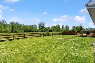 590 Chapelgate Dr, Fairborn, OH 45324 - Photo 5