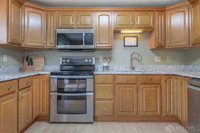 9398 Shawhan Drive, Centerville, OH 45458 - Photo 7