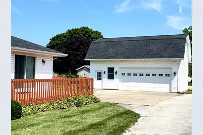 20 W Walnut Street, Phillipsburg, OH 45354 - Photo 3