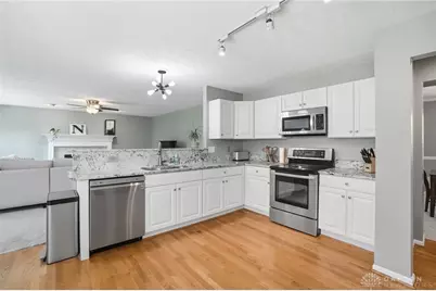 2266 Charleston Way, Beavercreek, OH 45431 - Photo 15