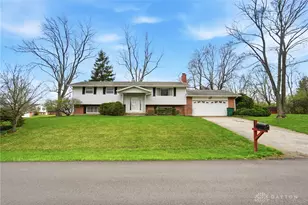 2761 Lacresta Dr, Beavercreek, OH 45431 - Photo 3
