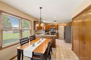 3344 Sea Turtle Dr, Butler Twp, OH 45414 - Photo 9