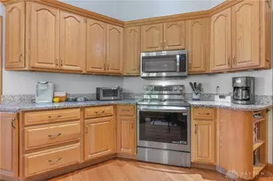 1668 Lago Mar Dr, Washington Twp, OH 45458 - Photo 7