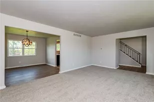 5689 Westcreek Dr, Trotwood, OH 45426 - Photo 9