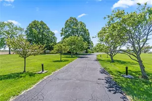 10210 Baltimore Phillipsburg Rd, Clay Twp, OH 45309 - Photo 7