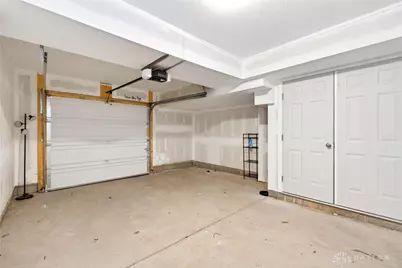 24 N Center Street, Springfield, OH 45502 - Photo 33