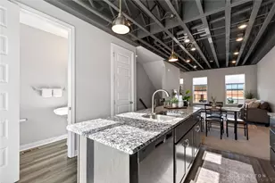 24 N Center St, Springfield, OH 45502 - Photo 11