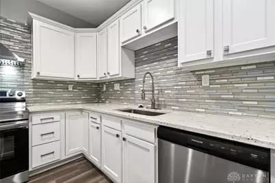 567 Golden Maple Avenue, Brookville, OH 45309 - Photo 9