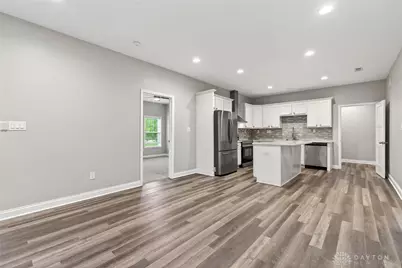 567 Golden Maple Avenue, Brookville, OH 45309 - Photo 5