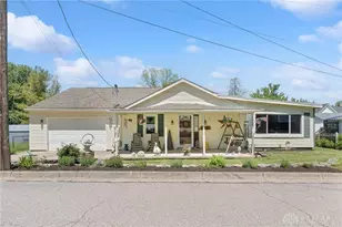 39 1st St, Waynesville, OH 45068 - Photo 1