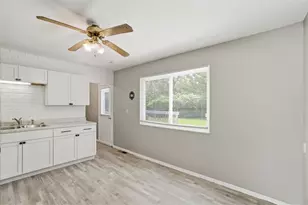 1855 Bluehill Dr, Cincinnati, OH 45240 - Photo 9