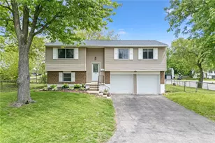 100 Wickham Farm Dr, Englewood, OH 45322 - Photo 1