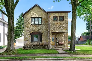 134 E 1st St, Springfield, OH 45504 - Photo 1