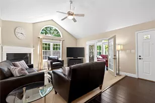 1544 Turnberry Village Dr, Centerville, OH 45458 - Photo 5
