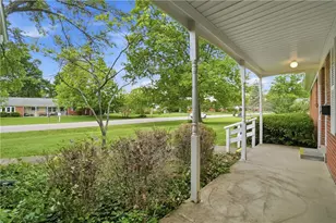 101 Winchcombe Dr, Washington Twp, OH 45459 - Photo 5