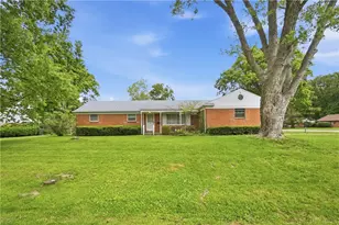 101 Winchcombe Dr, Washington Twp, OH 45459 - Photo 3