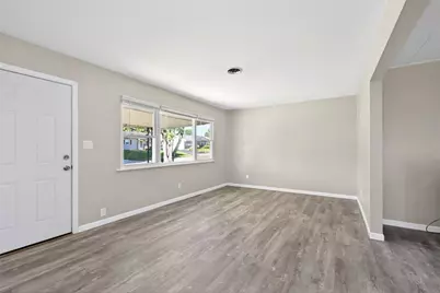 2437 N Aragon Avenue, Kettering, OH 45420 - Photo 9