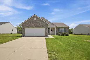 22 Meadowcrest Dr, Franklin Twp, OH 45005 - Photo 3
