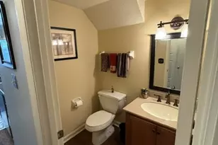 2094 Foxknoll Dr, Washington Twp, OH 45458 - Photo 9