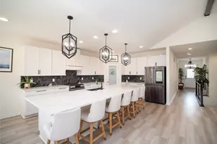 10015 Washington Gln Dr, Dayton, OH 45458 - Photo 3