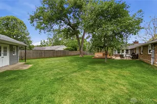 556 Brandwynne Ct, Washington Twp, OH 45459 - Photo 5