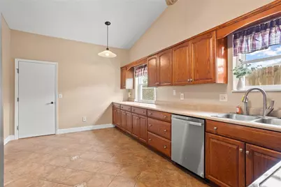 7065 Woodcroft Drive, Englewood, OH 45322 - Photo 9
