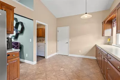 7065 Woodcroft Drive, Englewood, OH 45322 - Photo 11