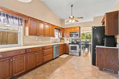 7065 Woodcroft Drive, Englewood, OH 45322 - Photo 7