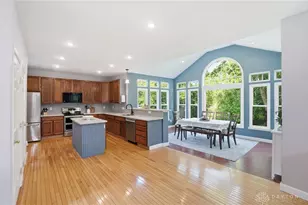 2133 Dunshire Ct, Miami Township, OH 45342 - Photo 9