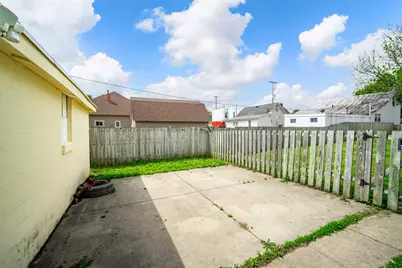 121 S Roosevelt Avenue, Piqua, OH 45356 - Photo 15