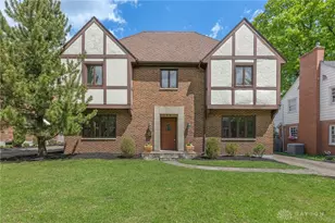 215 Beverly Pl, Oakwood, OH 45419 - Photo 1