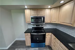 6125 Rosecrest Dr, Butler Twp, OH 45414 - Photo 9