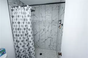 8951 Deep Forest Ln, Washington Twp, OH 45458 - Photo 9