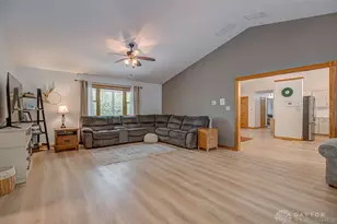 527 Lakengren Dr, Eaton, OH 45320 - Photo 11