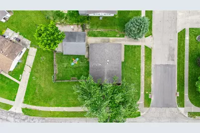 1189 Share Drive, Riverside, OH 45432 - Photo 9