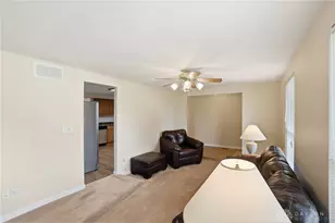 6824 Laurelview Dr, Huber Heights, OH 45424 - Photo 9