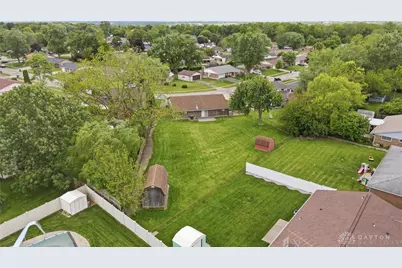 6824 Laurelview Drive, Huber Heights, OH 45424 - Photo 3