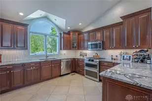 9542 Paragon Mills Ln, Washington Twp, OH 45458 - Photo 11