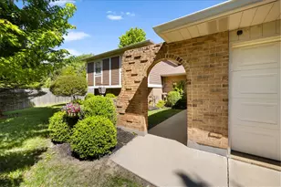 707 Clear Brooke Ct, Vandalia, OH 45377 - Photo 3