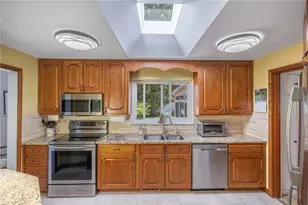 6459 Sweet Briar Ln, Washington Twp, OH 45459 - Photo 11