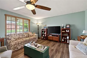 6668 Oakwood Ln, Huber Heights, OH 45424 - Photo 9