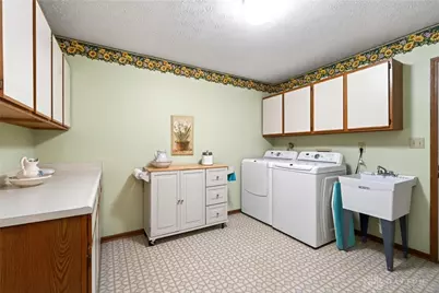 6668 Oakwood Lane, Huber Heights, OH 45424 - Photo 33