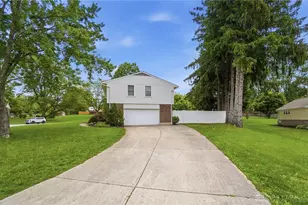 4220 Willow Creek Dr, Clayton, OH 45415 - Photo 3