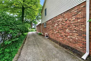 222 Wisteria Dr, Oakwood, OH 45419 - Photo 41