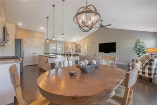 17 Louise Dr, Springboro, OH 45066 - Photo 9