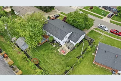 420 Falcon Drive, New Carlisle, OH 45344 - Photo 3