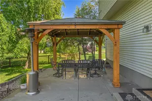 10075 Pebblestone Dr, Washington Twp, OH 45458 - Photo 5