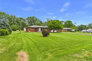 2974 Valleyview Dr, Fairborn, OH 45432 - Photo 3