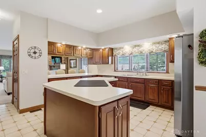 2144 Canterbury Court, Troy, OH 45373 - Photo 15