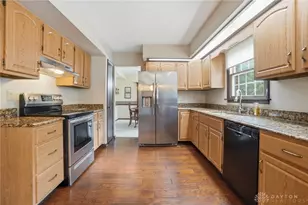 680 Carlsbrook Dr, Beavercreek, OH 45434 - Photo 7